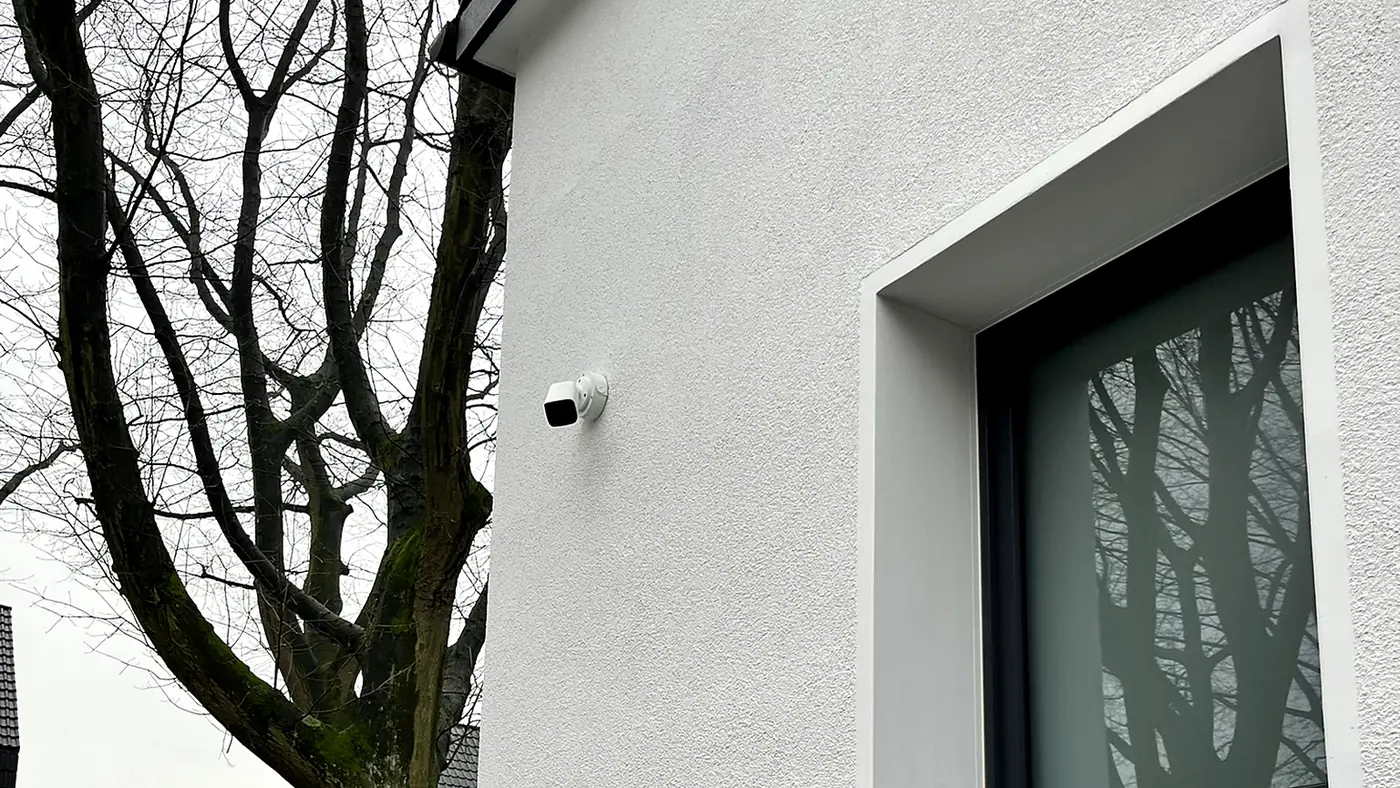Von Safesmart geplante Kameraposition an einem Wohnhaus