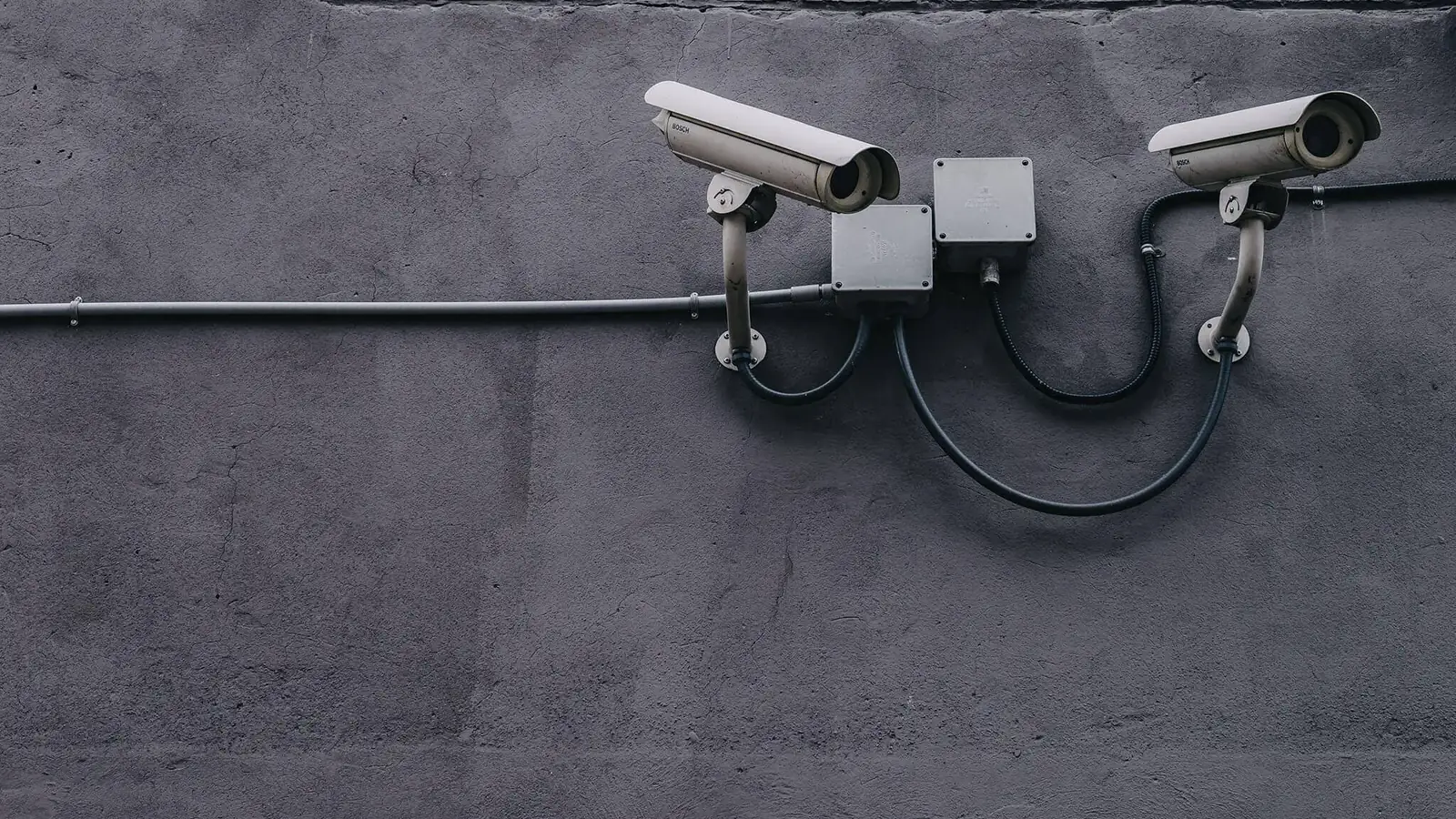 Ueberwachungskamera als Detailmotiv fuer gewerbliche Videoueberwachung